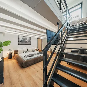 Hotel apartamentowy Center Lofts