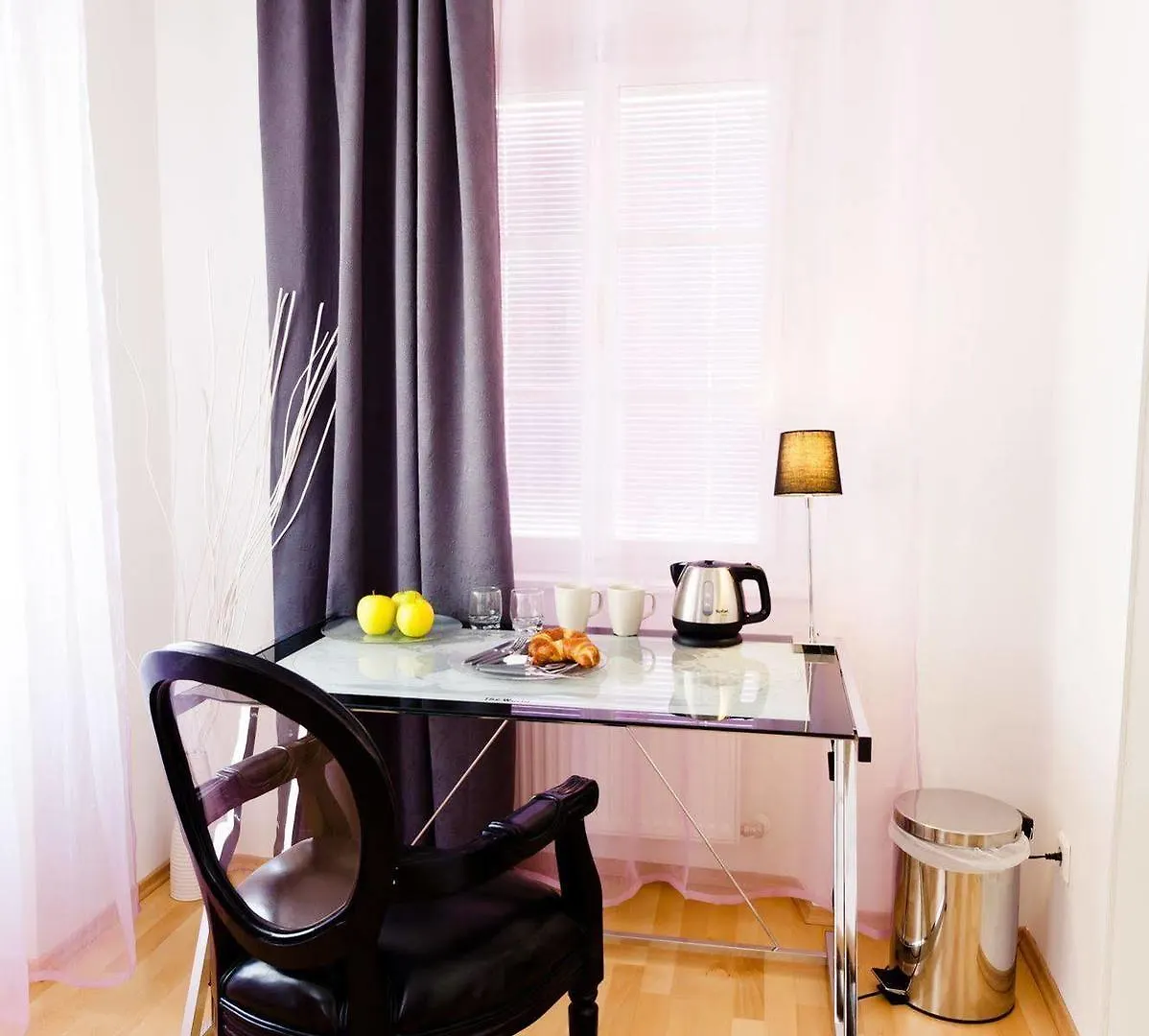 Vox Design Hotel Vienne 3*,